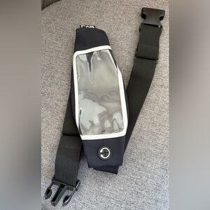 Sport belt pouch, adjustable belt, zipper back, perfect for sports & travel